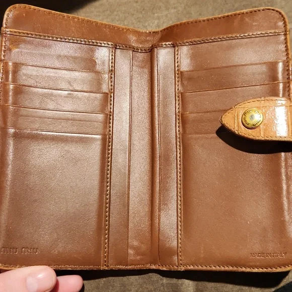 Miu Miu Light Brown Crocodile-Embossed Wallet - Picture 4 of 4